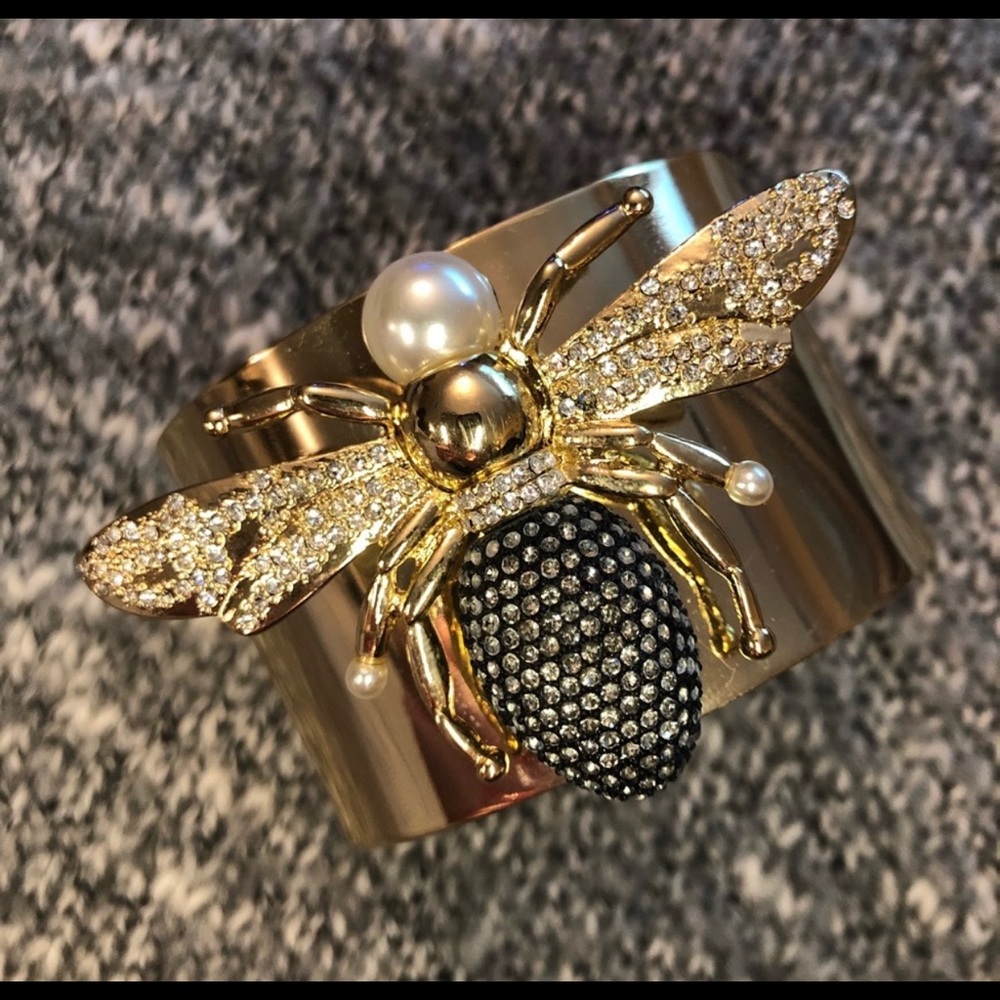 Found 😍 Baublebar Bee Cuff Bracelet!